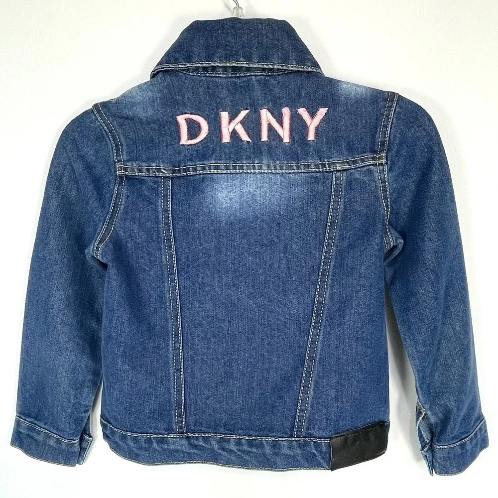 DKNY Girls Denim Jean Jacket Size 5 Blue Pink Embroidered Logo Snap‎ Front